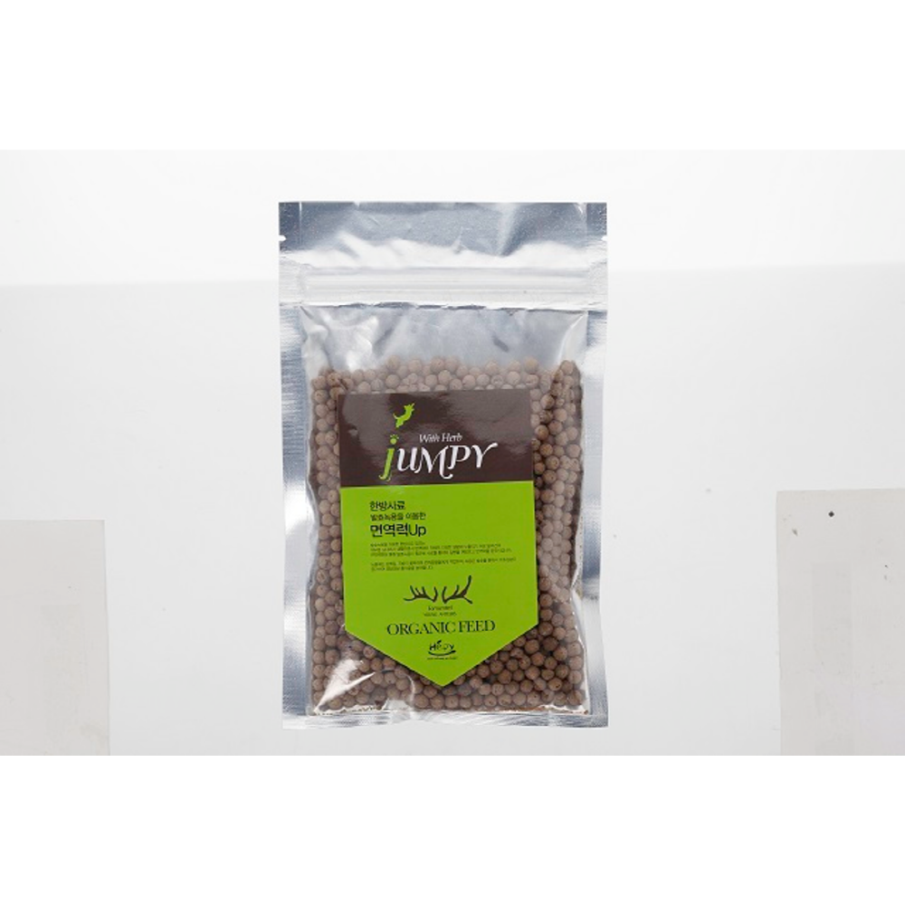 Nutritious pet snack for enhancing immunity